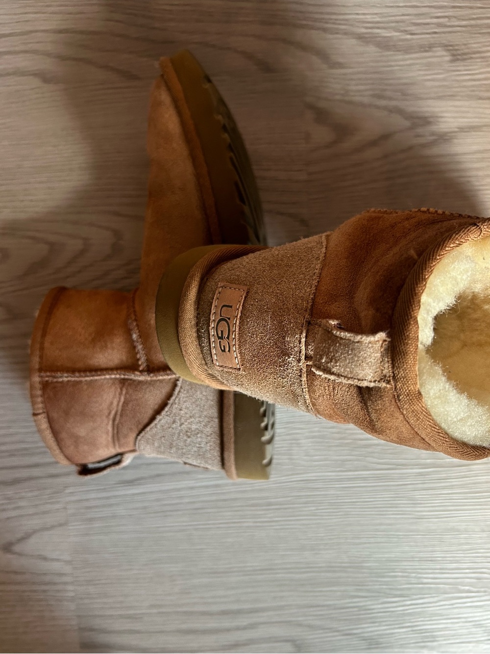 UGG Chestnut Shearling-Lined Classic Short Boots - Picture 4 of 4